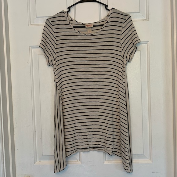 Mossimo Supply Co. Tops - 🌻flowy tunic top